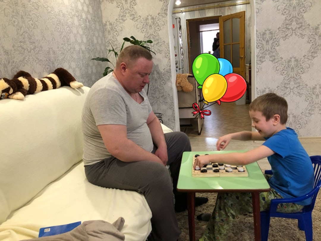  И торт испечь, и скворечник смастерить, и создать настоящий огород на подоконнике – все это делают мужчины со своими детьми, находясь на самоизоляции. 