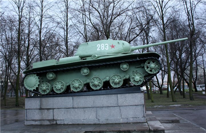 танк не тот, но очень похож