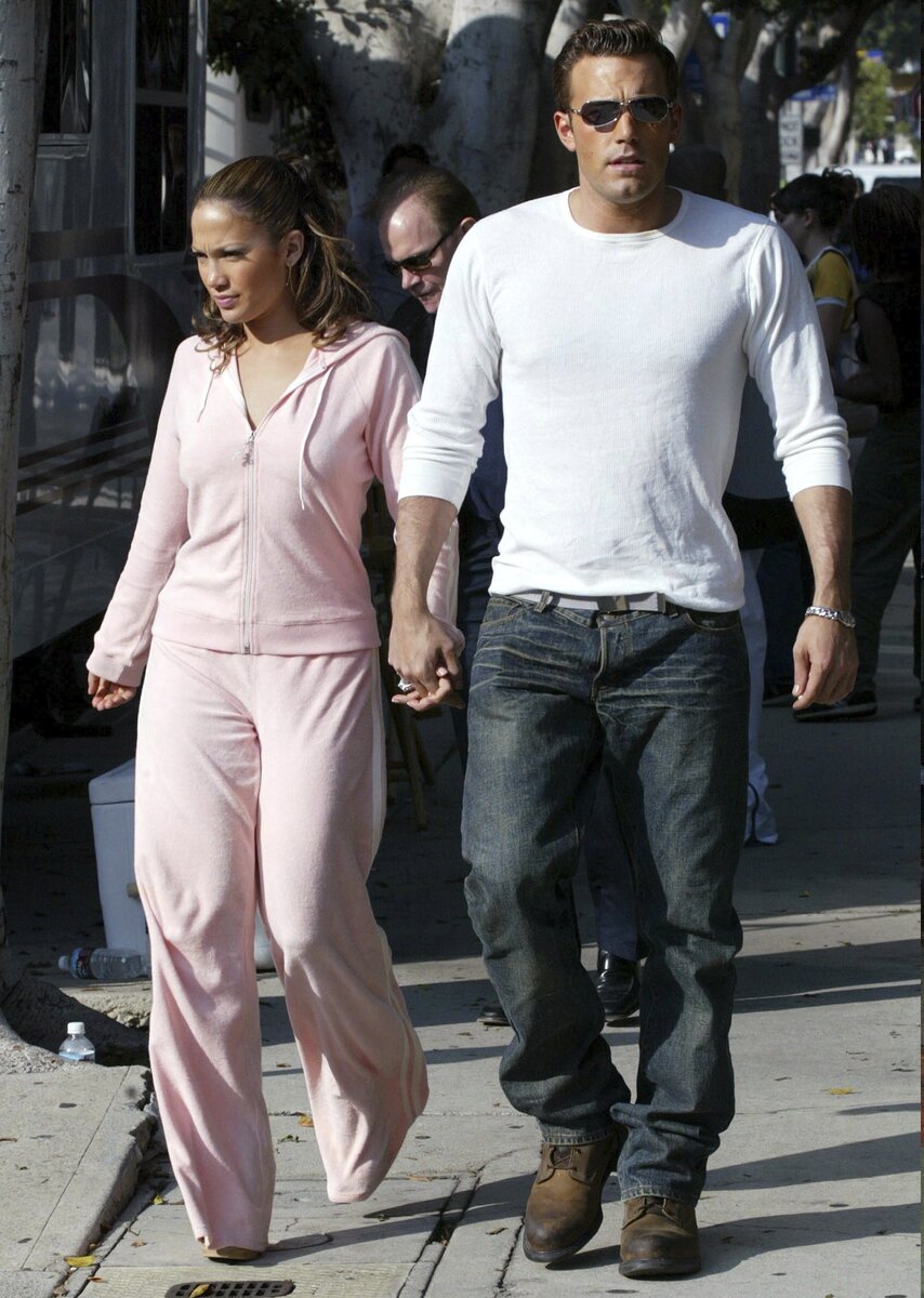 А это снимки из их романтично-драматичного прошлого. Замечаете тенденцию?