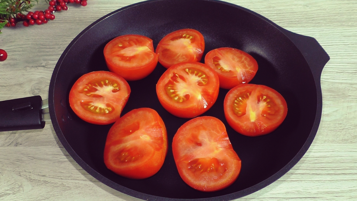 Рецепт жареных помидоров с сыром