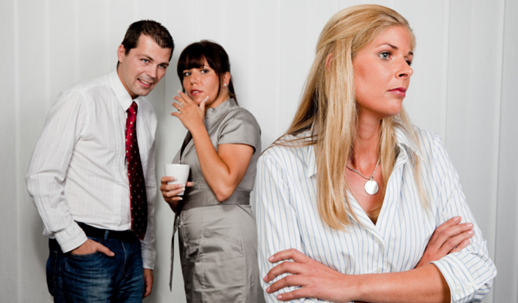 Сплетни и доносы