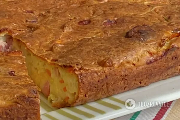 Готовый пирог лучше всего порезать порционными кусочками