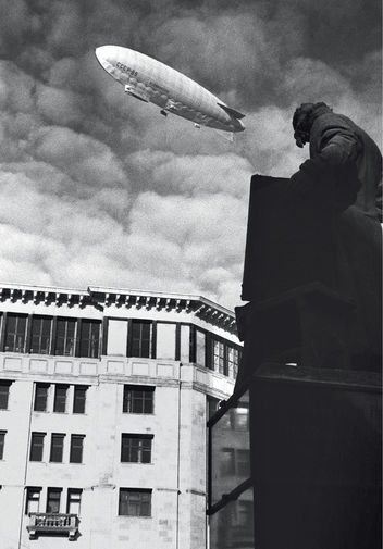 Здравствуйте, мои уважаемые читатели. Сегодня, при помощи фотоцентра имени братьев Люмьер, мы окунемся в наше с вами советское прошлое.-6