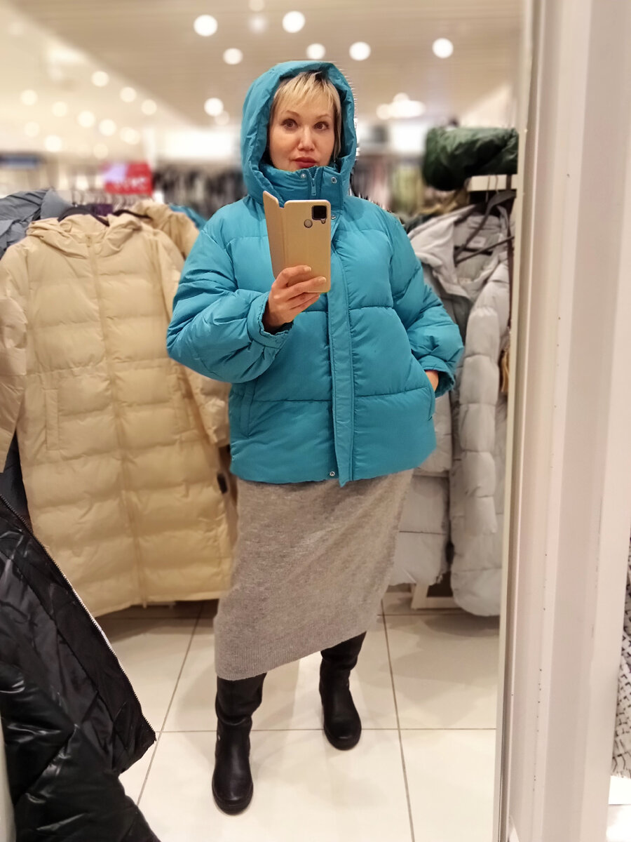 Куртка. Цена 4000