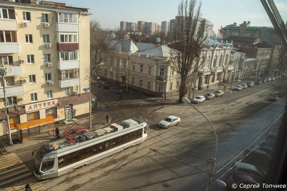 Вид на площадь Толстого