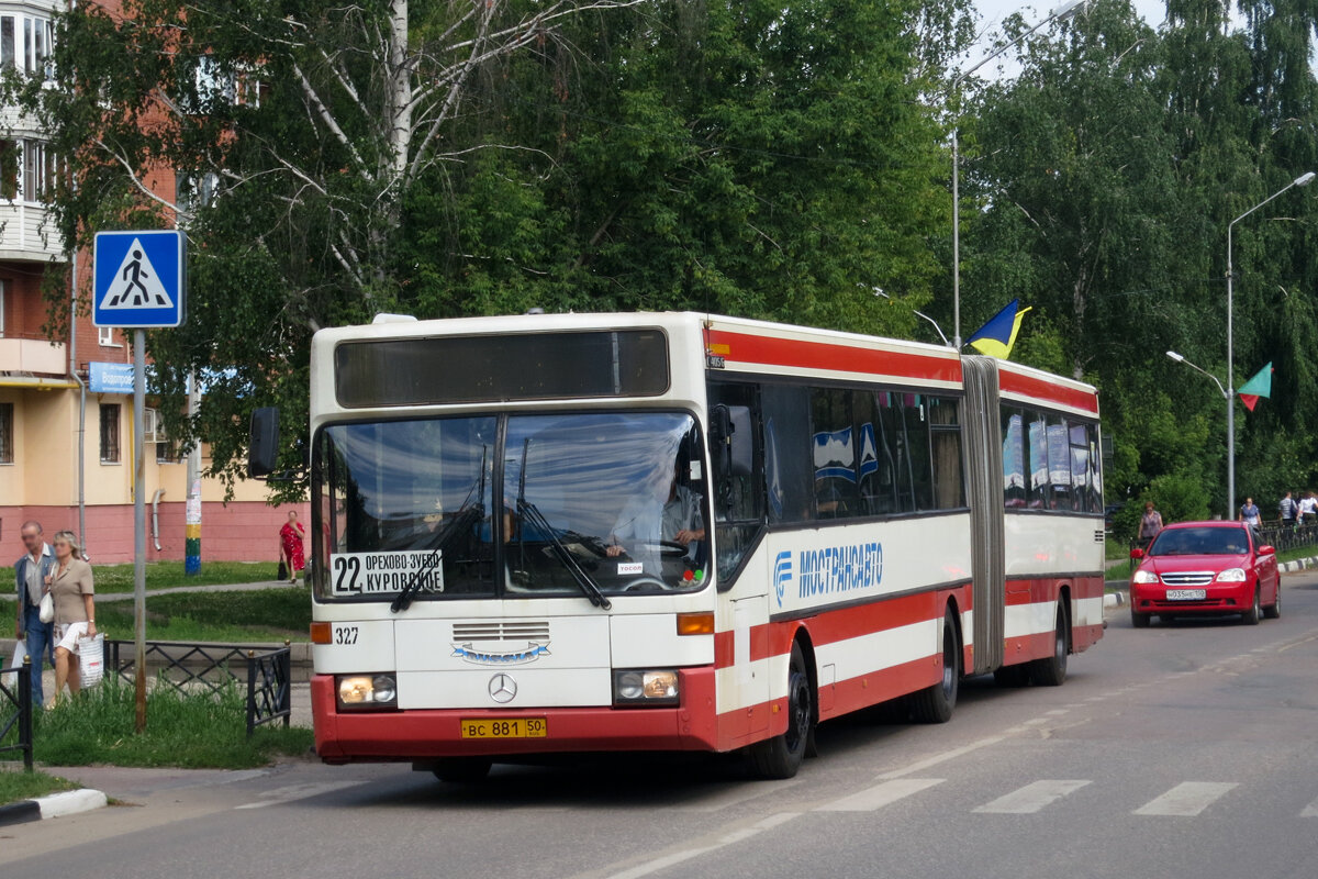 Mercedes O405G следует по маршруту №22 в Куровском. 2013 год. 