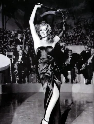 2 из 15 - Рита Хейворт в Gilda, 1946 год.
