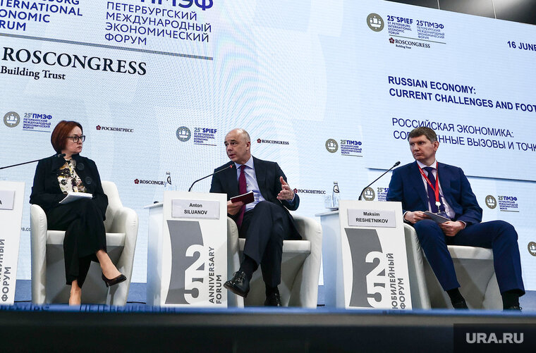    Главы ЦБ, Минфина и Минэка потратили немало времени на обсуждение курса валют