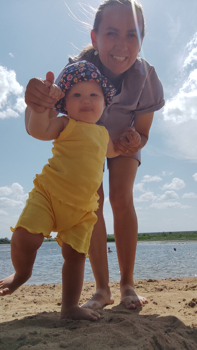 Доченька и я на пляже