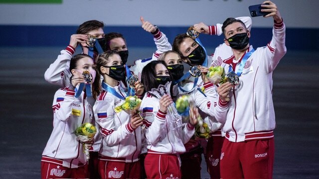 Фото с командного Чемпионата мира по фигурному катанию в Японии (2021)