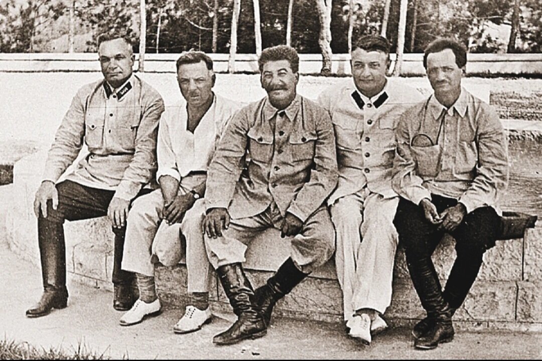 Как Тухачевский мог свергнуть Сталина | Новая Россия | Дзен