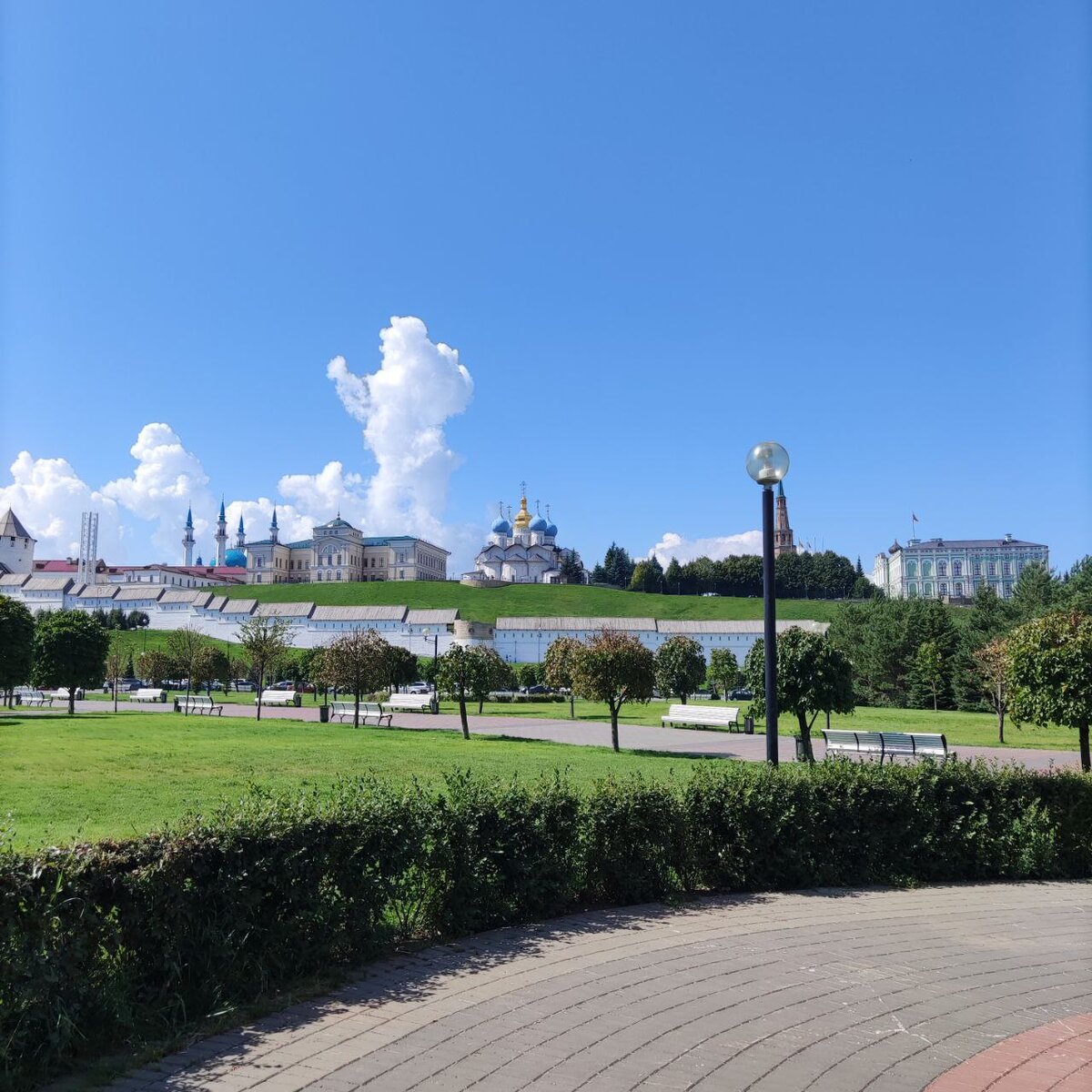 Вид на Казанский Кремль от Дворца Землевладельцев