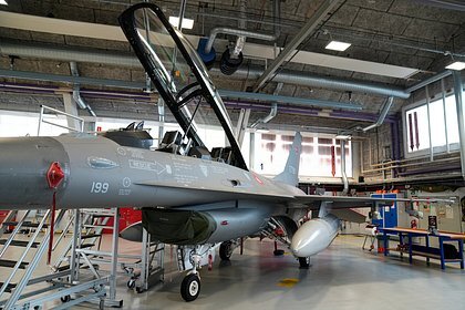 вление датских властей о готовности передать Украине 19 истребителей F-16 Украине является очередным шагом по эскалации конфликта, сообщил посол России в Дании Владимир Барбин. Его цитирует агентство Reuters.                    
