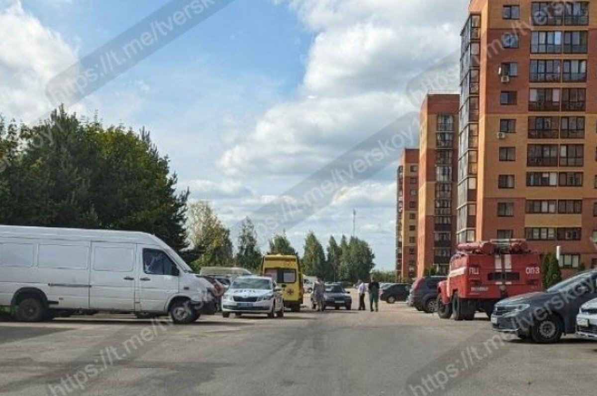    На территории тверского жилого комплекса произошло ДТП с самокатом