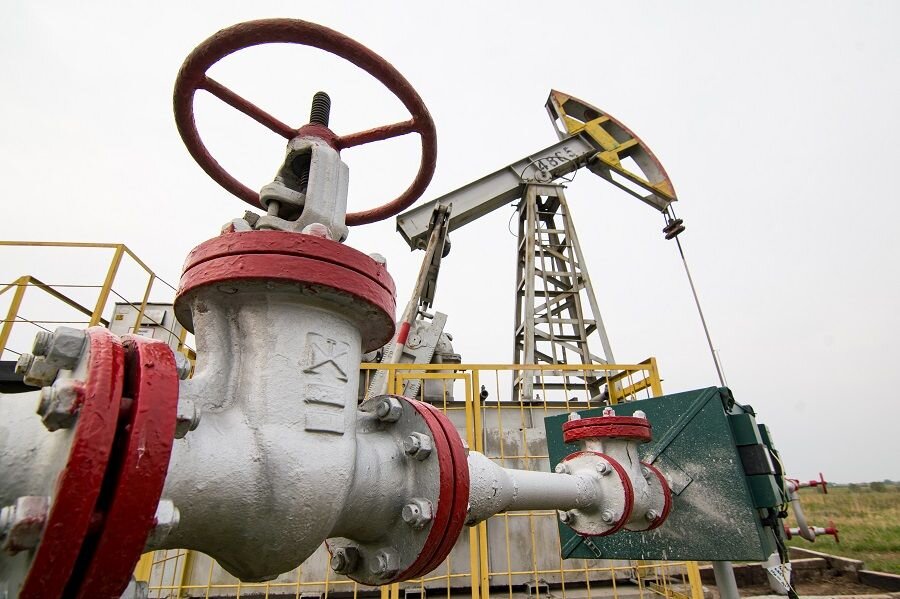    Нефтяные качалки в Тукаевском районе Республики Татарстан © О. Спиридонов/Бизнес Online/ТАСС