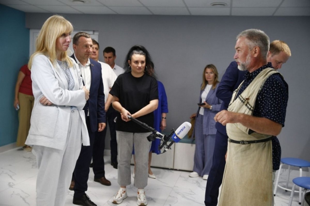    Анна Минькова посетила новые соцобъекты для детей и молодежи в Анапе