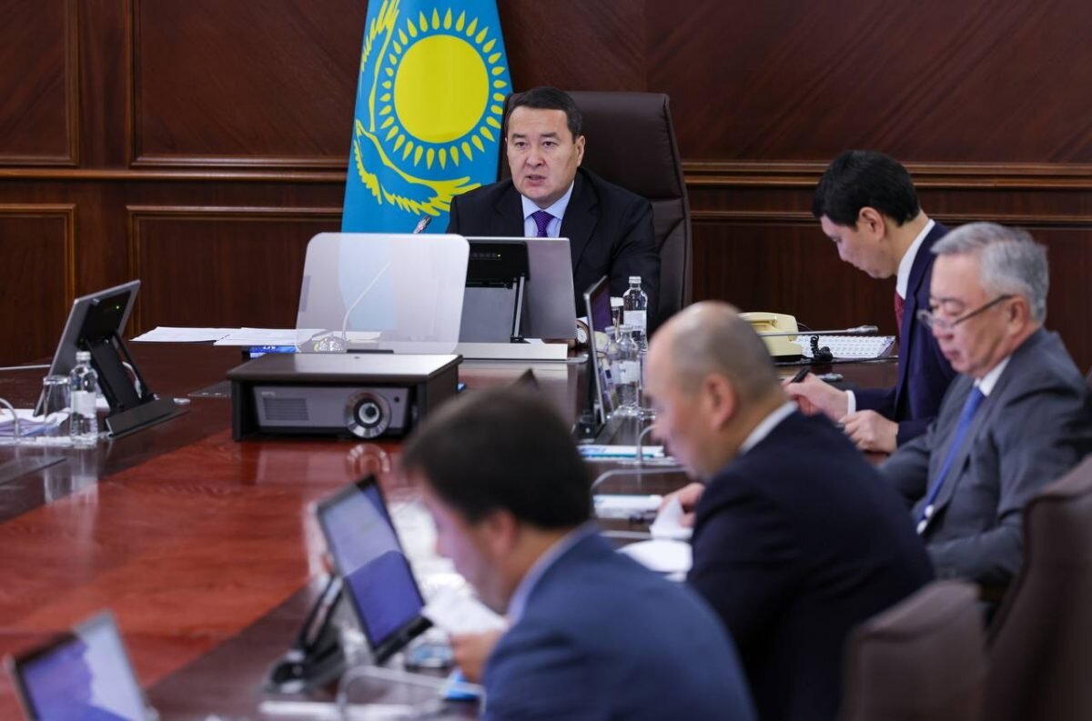    Алихан Смаилов. Фото: пресс-служба премьер-министра РК Амин Абдулманов