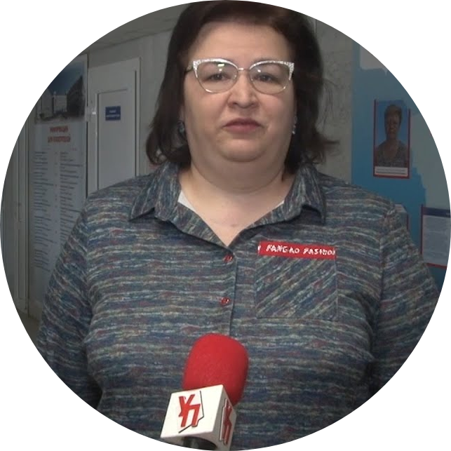«В Ульяновской области повышается количество заболевших коронавирусом. Но это дело рук омикрона, не новых штаммов. Закончился сезон отпусков, студенты пошли на учебу, возобновились контакты. И естественно это привело к росту заболеваемости. В Москве недавно вновь открыли ковидный госпиталь из-за резкого числа заболевших. У нас пока подобные решения не принимались. Инфекционное отделение на базе Центральной городской клинической больницы вмещает в себя 35 больных. И в случае, если заболеваемость будет высокой, коечные места и в ЦКГБ и в других лечебных учреждениях, будут перепрофилированы», - рассказала Валерия Николаевна.