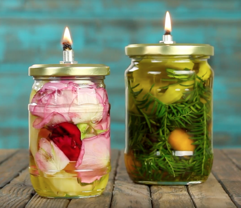 Главная / В домашних условияхПоделиться на Facebook ВКонтакте Twitter ОдноклассникиСегодня мы расскажем как сделать натуральный ароматический светильник