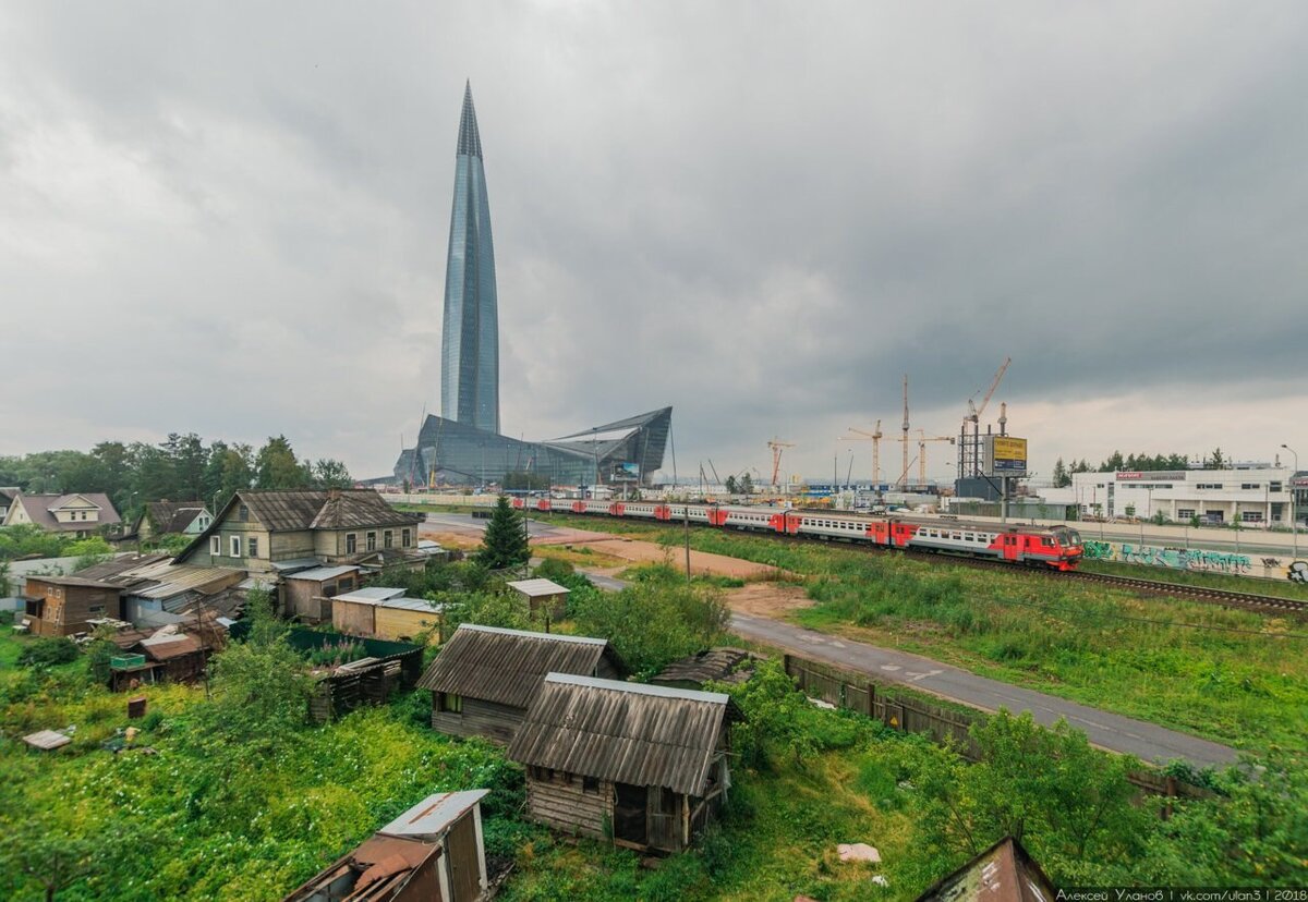 Башня Газпрома. Лето в деревне
