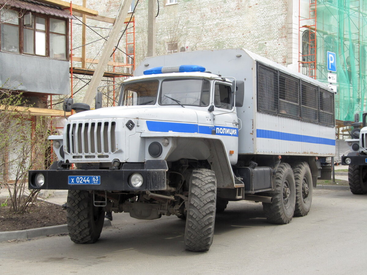 Урал 3255 вахтовка