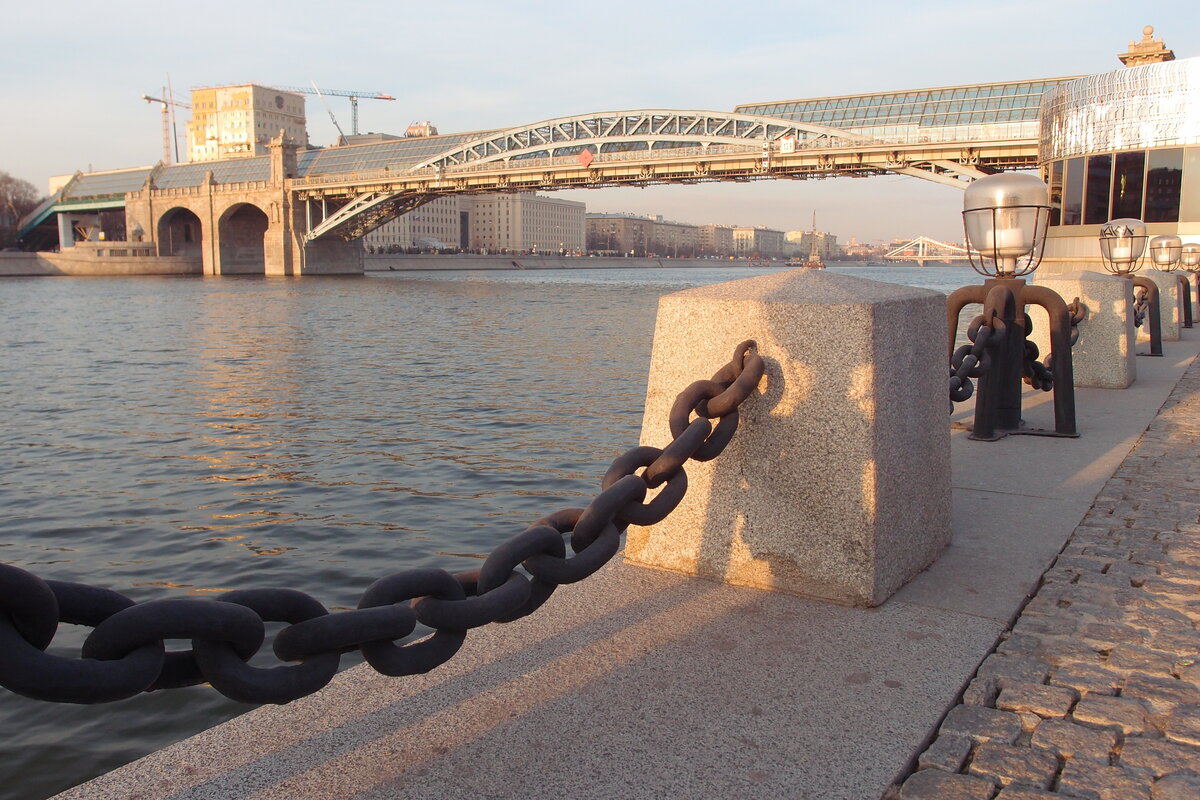 Я не знаю, какие изображения поставить к этой абстрактной статье. Поэтому пускай будет Москва в октябре 2014-го