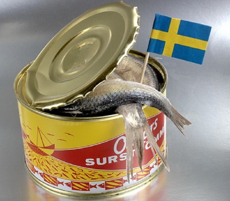 Сюрстрёмминг (швед. Surströmming, состоит из слов sur и strömming. Слово sur родственно английскому слову sour и означает «кислый» или «квашеный», а strömming означает «балтийская сельдь») — шведский национальный продукт, представляющий собой консервированную квашеную сельдь. 