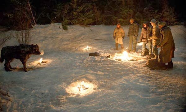 - Здорово, мужики. Я - Серый. А вас как зовут? - Привет, Серый! А это мы: Димон, Толян, Колян, Мойша и Костян.  - Что ж, рад знакомству. И кого из вас мне разрешается съесть? - А сам-то как думаешь? 