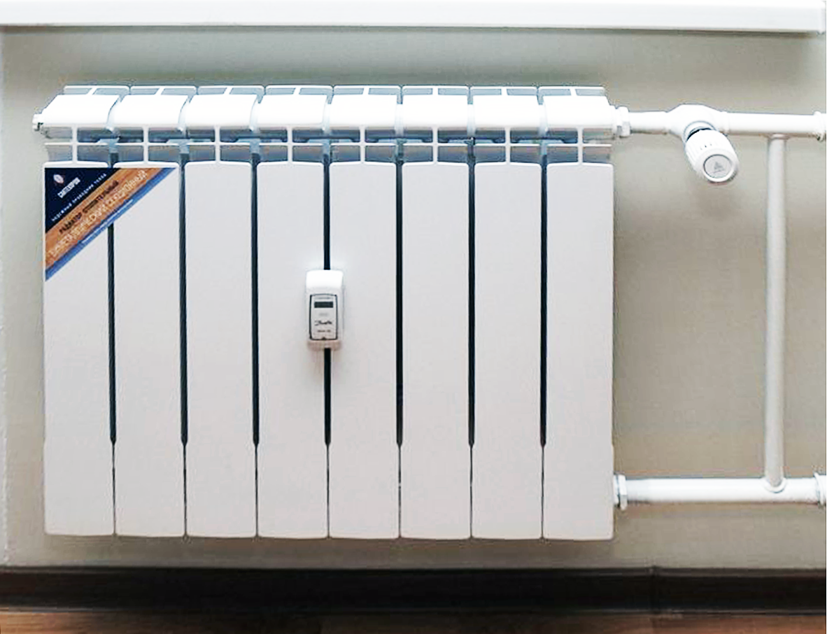 прибор для батарей отопления. термоголовка для радиаторов отопления профактор. распределитель тепла indiv-x-10. данфосс счетчик тепла на батарею отопления. счетчик радиаторный распределитель тепла.