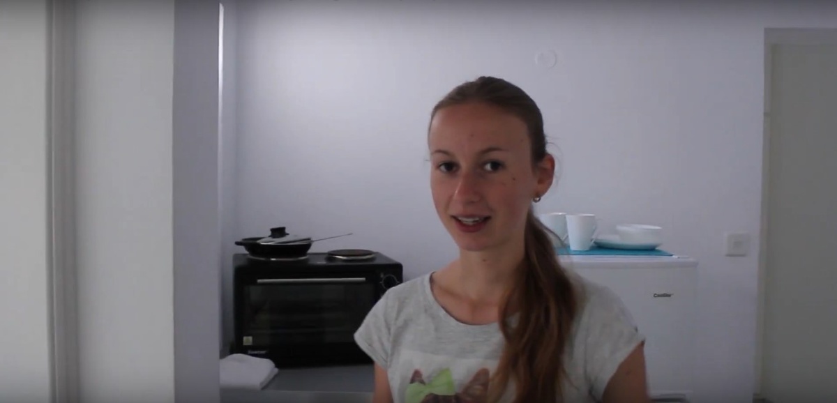 На фоне нашей маленькой "кухни"