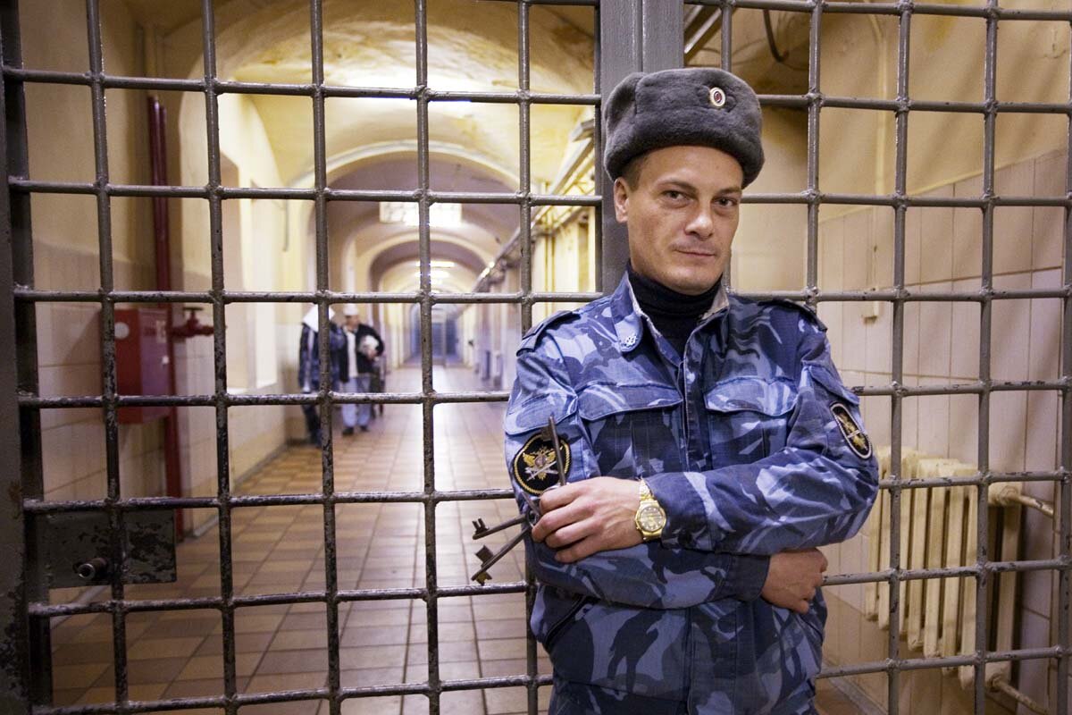 Prison guard. ФСИН СИЗО 2 Москва. ФСИН охрана СИЗО. ФСИН надзиратель. ФСИН вертухаи