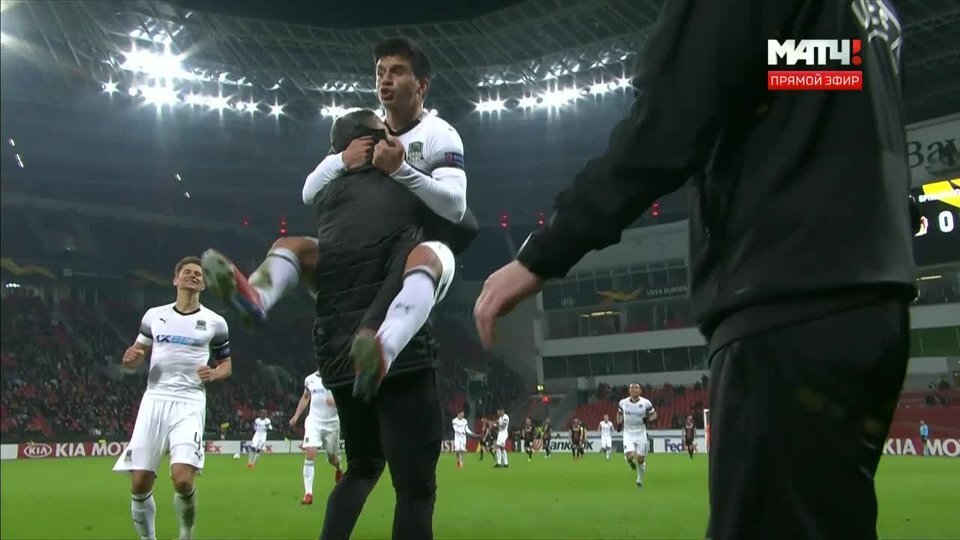 Магомед-Шапи Сулейманов забил весной "Байеру" красивейший и важнейший мяч - очередь за "Локомотивом" и Смоловым 