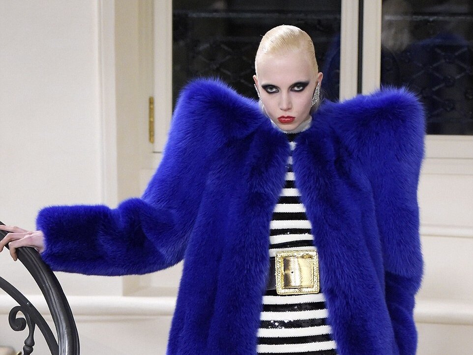 Модные тренды порой выглядят нелепо, смешно или ужасно и отвратительно