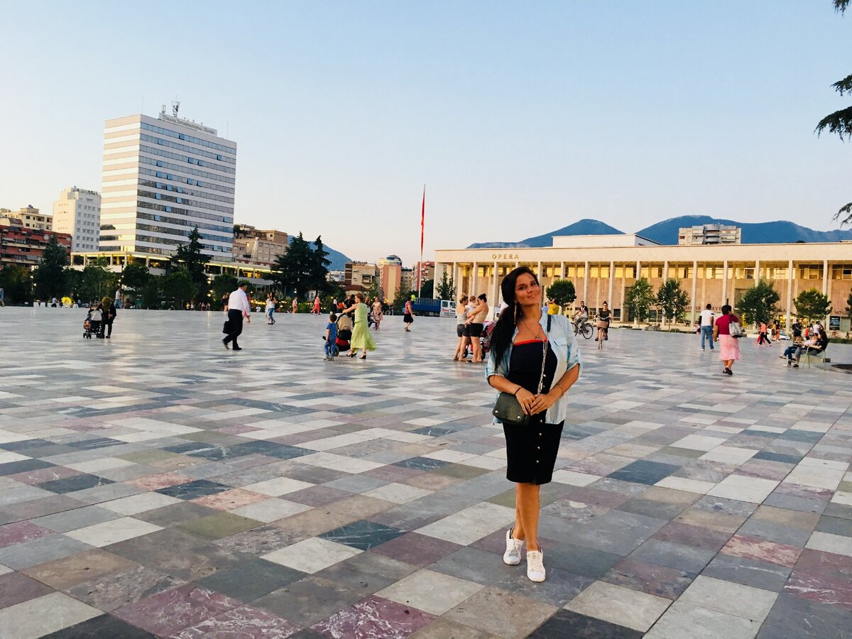 Центральная площадь Тирана