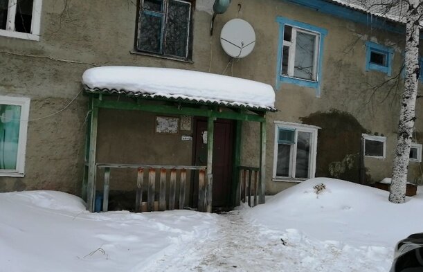 Дом в Нижневартовске, в котором после расселения продолжали жить 2 семьи