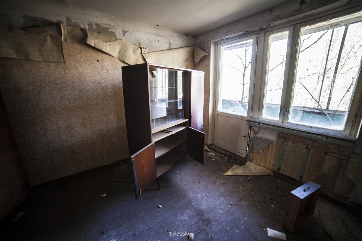 Припятские квартиры без людей уже 34 года. Заглянем внутрь, как оно там сейчас