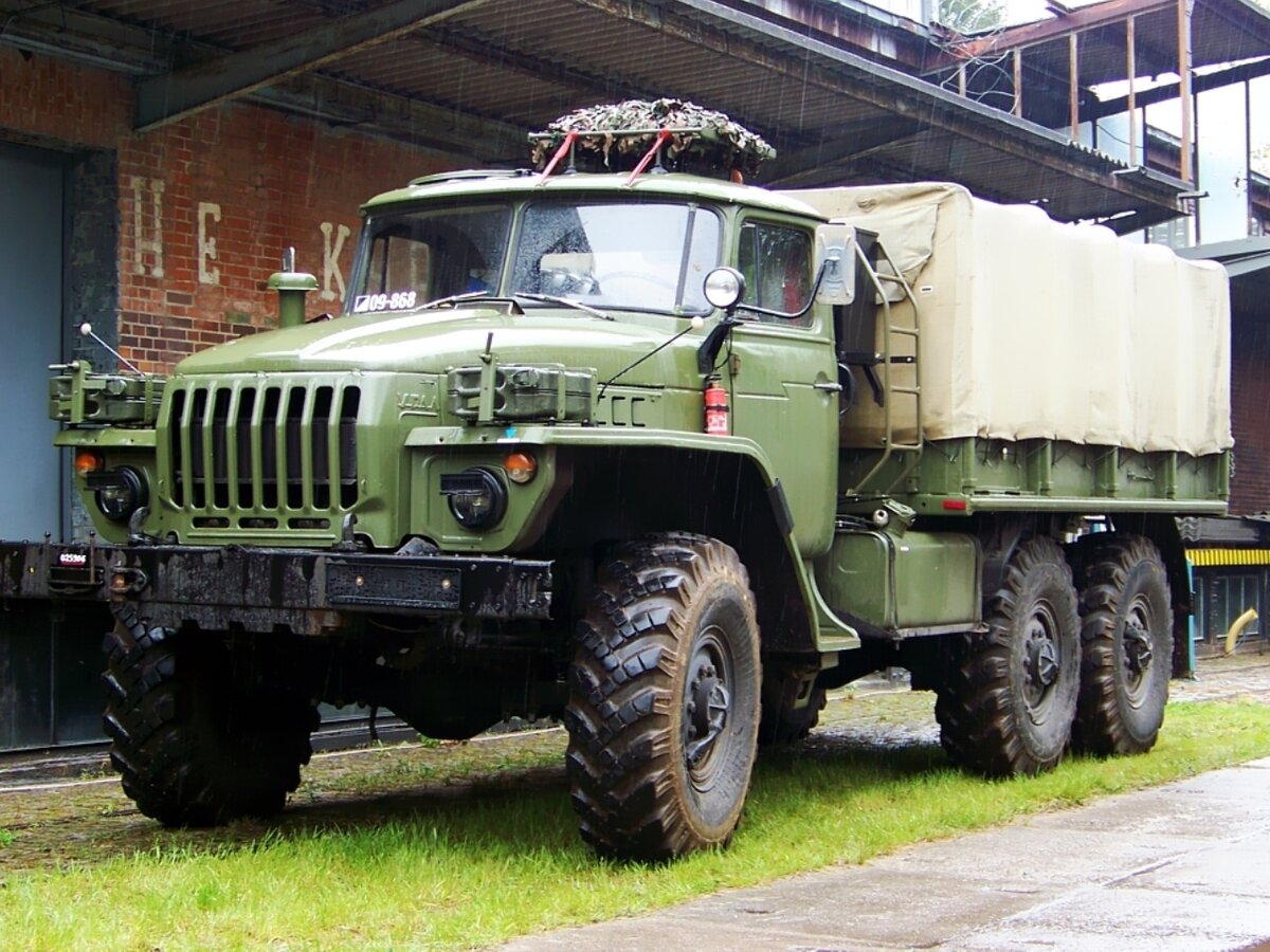 Урал 4320. Урал-4320 грузовой. Урал 4320 армейский. Автомобиль Урал Урал 4320.