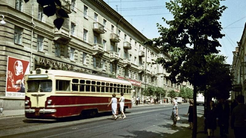 1960-е годы. Трамвай на улице Ленина. Фото из группы «Таямніцы Віцебска»