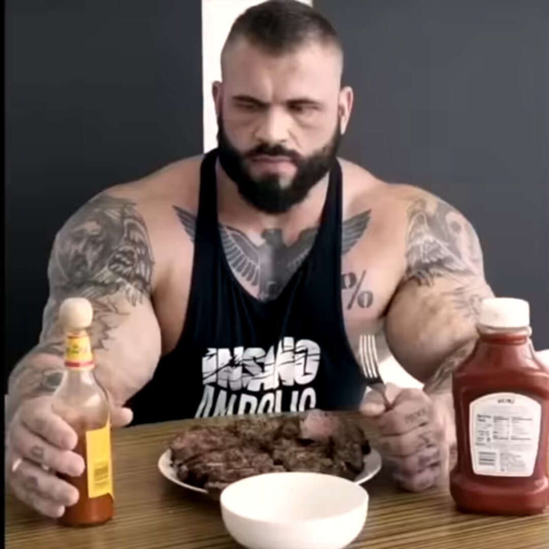Илья Ефимчук бодибилдер
