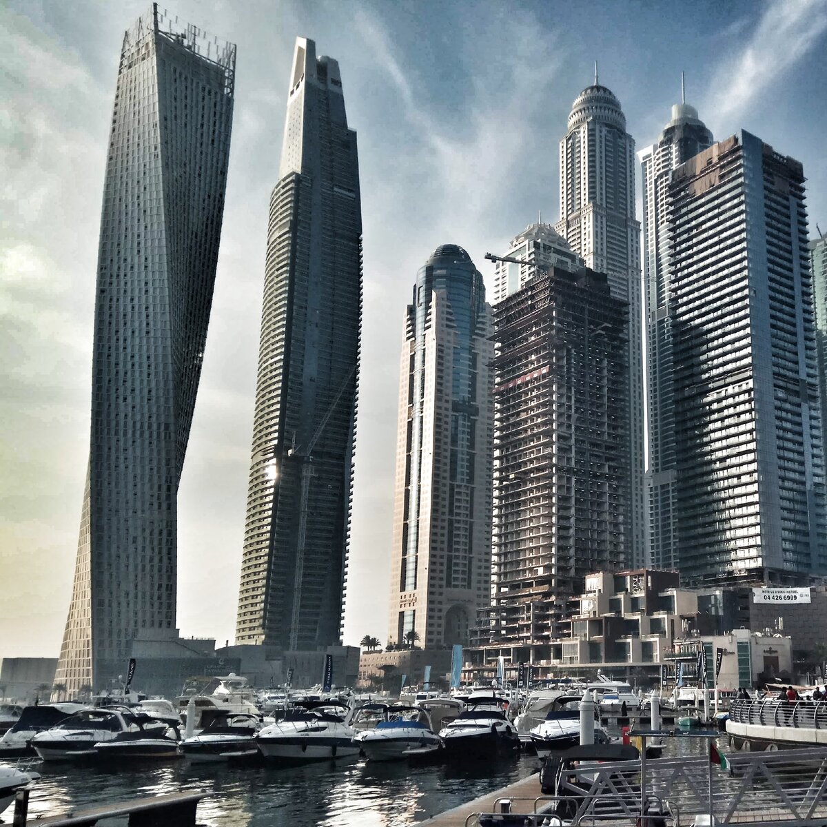 Остров небоскребов. Дубай 2022 небоскребы. Баку небоскребы 2022.