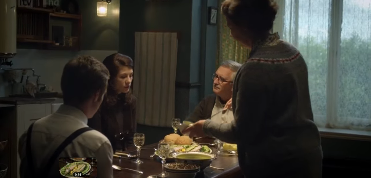 Скриншот канала EVRO SERIAL / Сериал "Дом на окраине" (2011) Великобритания