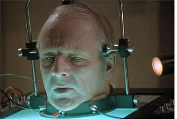 Личное наблюдение: не стоит бояться предлагать детям книги не по возрасту. Любимую книгу четвероклассника я сама впервые прочла в 16 лет.