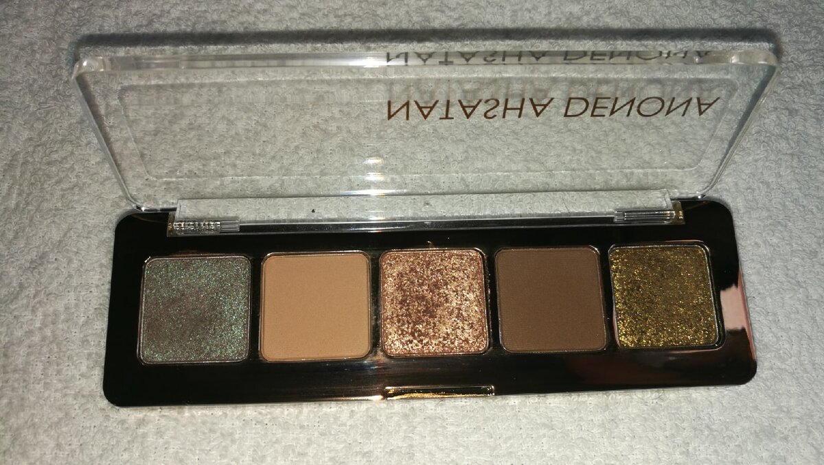 Natasha Denona Mini Star Palette. Открытая крышка.
