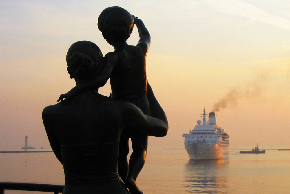 жена военного. девушка ждет моряка. девушка ждет моряка. девушка ждет моряка. девушка в тельняшке.