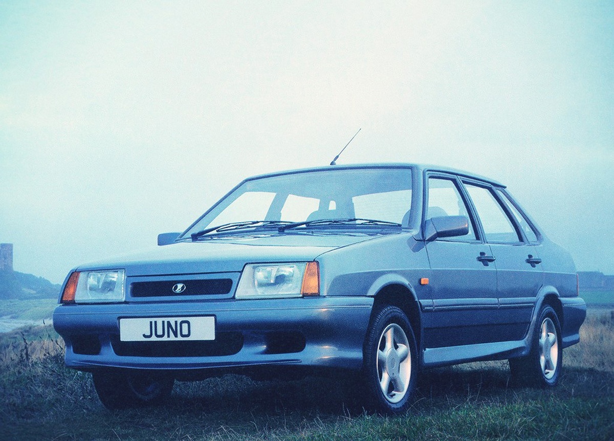Источник: https://propadv.com/automobiles-ad-and-poster-collection/lada-ad-and-poster-collection/1994-lada-samara-juno-sedan/