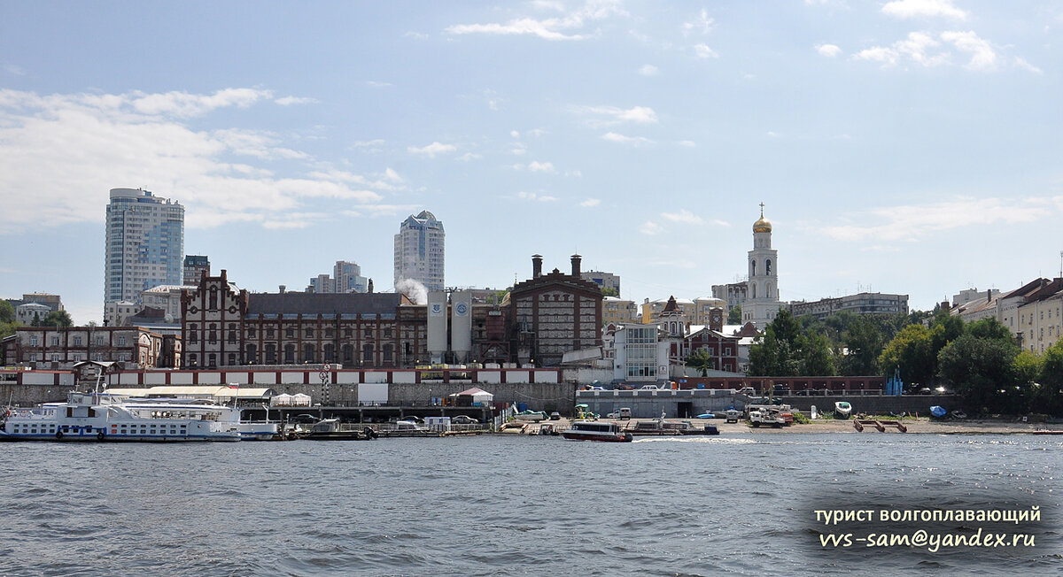 Примерно тот же ракурс, изменение в городском пейзаже - появилась колокольня Иверского монастыря. Фото 06.08.2017.