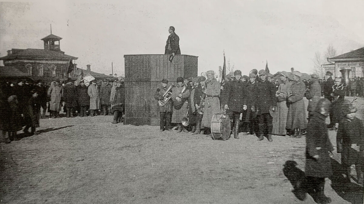 Поселок Иннокентьевский. Базарная площадь. Фото из книги «Станция нашего детства. Иркутск-Сортировочный»