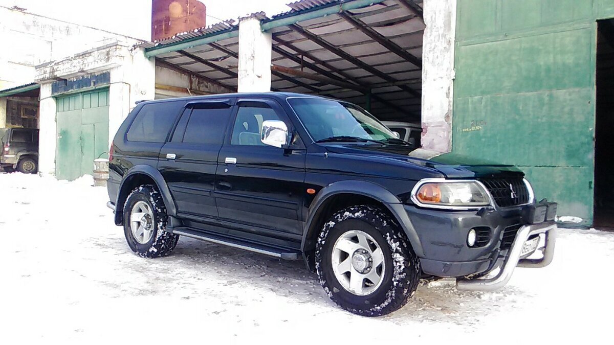 Машина массивная и просторная