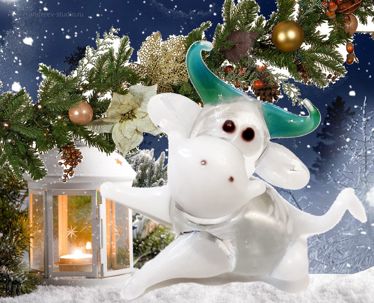 Новогодняя открытка c Белым Металлическим Быком 2021 (коллаж авторов).