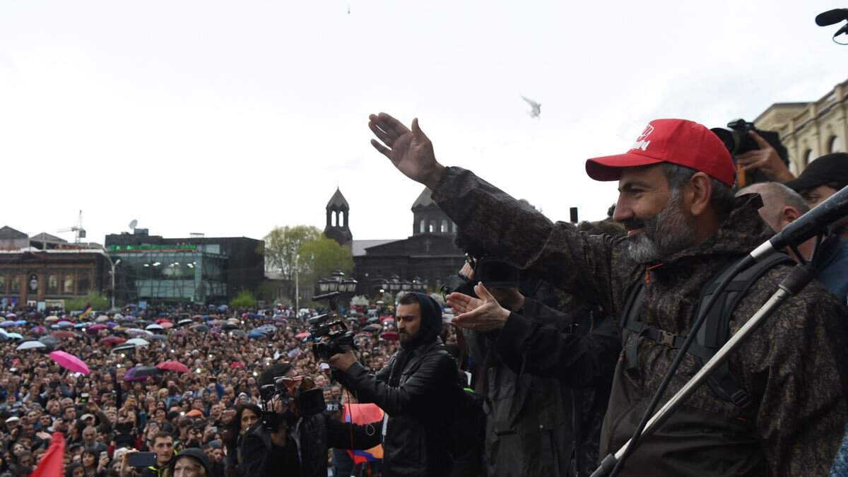 Никол Пашинян в 2018 году не боялся своего народа.         фото: Яндекс.Картинки 